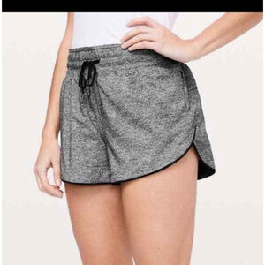 LULULEMON CHOOSE A SIDE REVERSIBLE HIGH-RISE SHORT 3” SIZE 4 NO LINED
